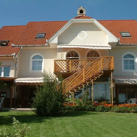 Apartment Alfa Vendeghaz