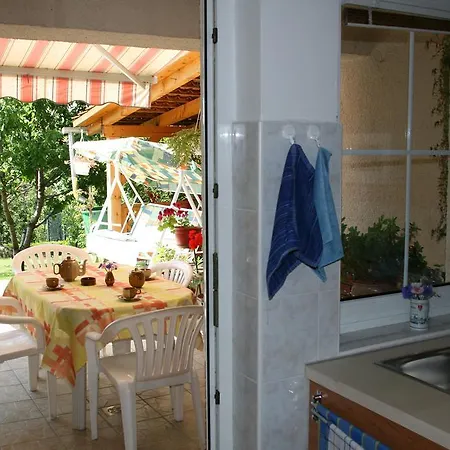 Alfa Vendeghaz Apartment Erlau