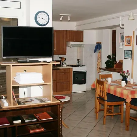 Alfa Vendeghaz Apartment *